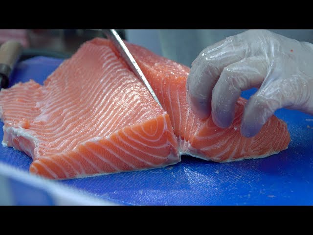 HUGE Salmon cut for Japanese Chirashi, Sushi in a Bowl. Street Food of London