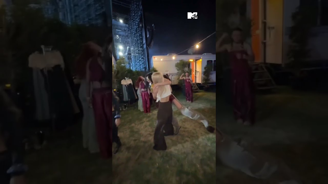 Rosé and Lisa Celebrate Jennie after her phenomenal performance at Coachella ❤️🔥 bestie goals!