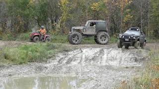 AMC Gremlin VS Jeep Dirt Track Racing