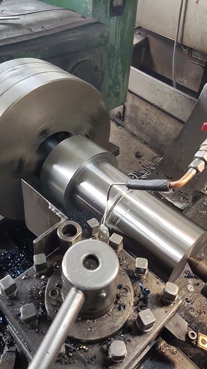 Как обдирать болванку на токарном станке - YouTube