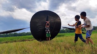 The Biggest Dragon Kite Is Only Drawn By A Child