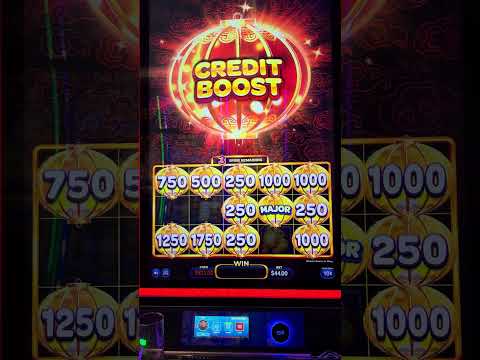 Starting with a MAJOR so you know it's gonna be good 🤩 #casino #slots #bonus #jackpot