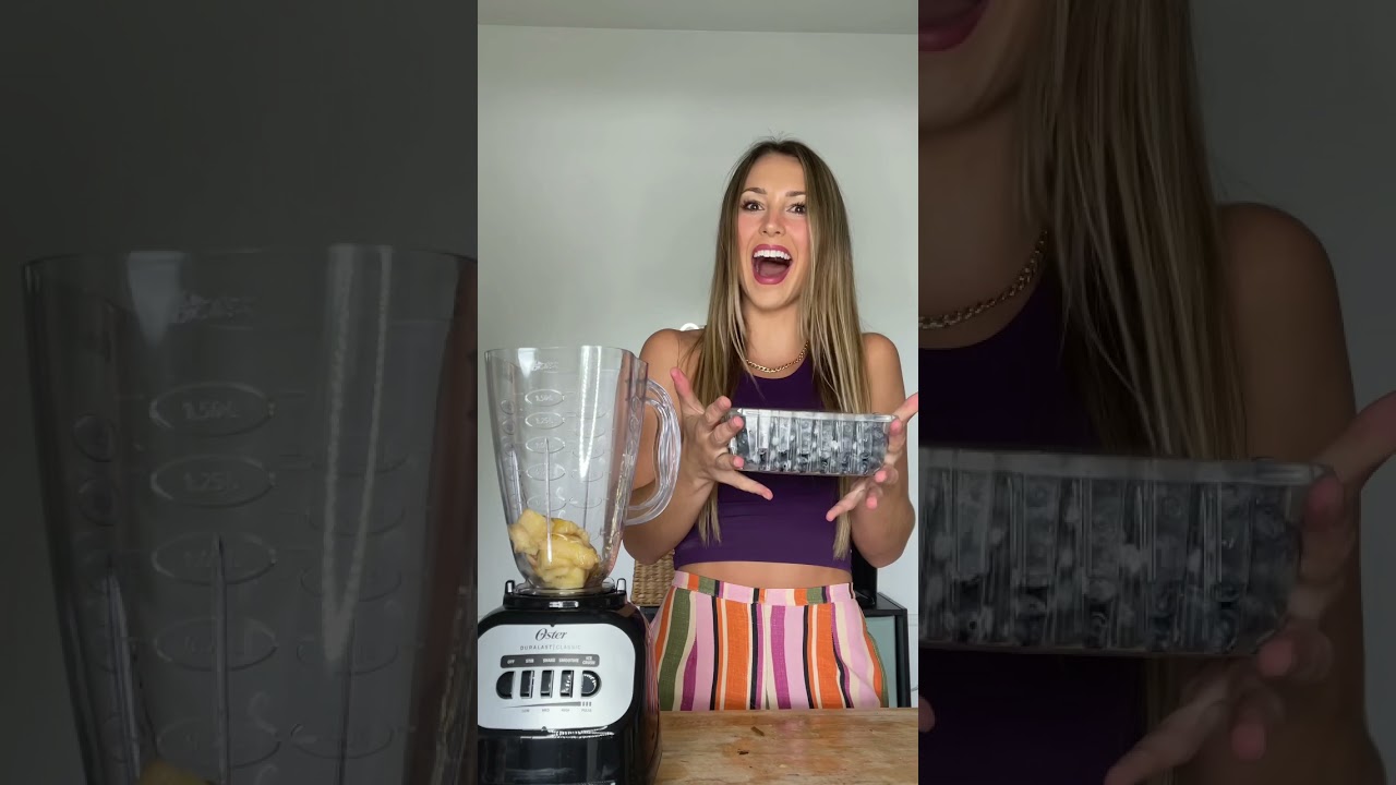 Bright Purple Emoji Inspired Smoothie 💜🍇☂️😈 // Hallee Smith 