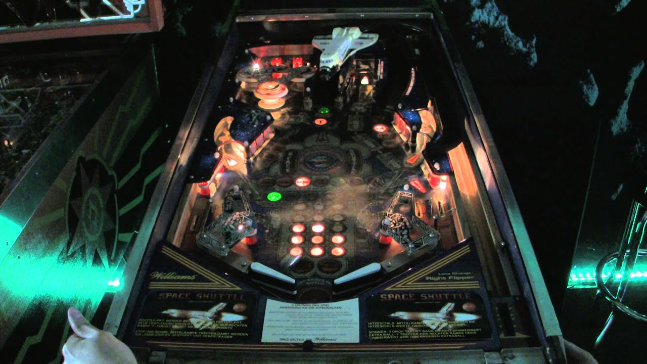 Space Shuttle Pinball Machine (Williams) 1984