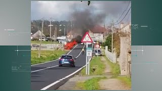 Un incendio calcina un turismo en Vilanova