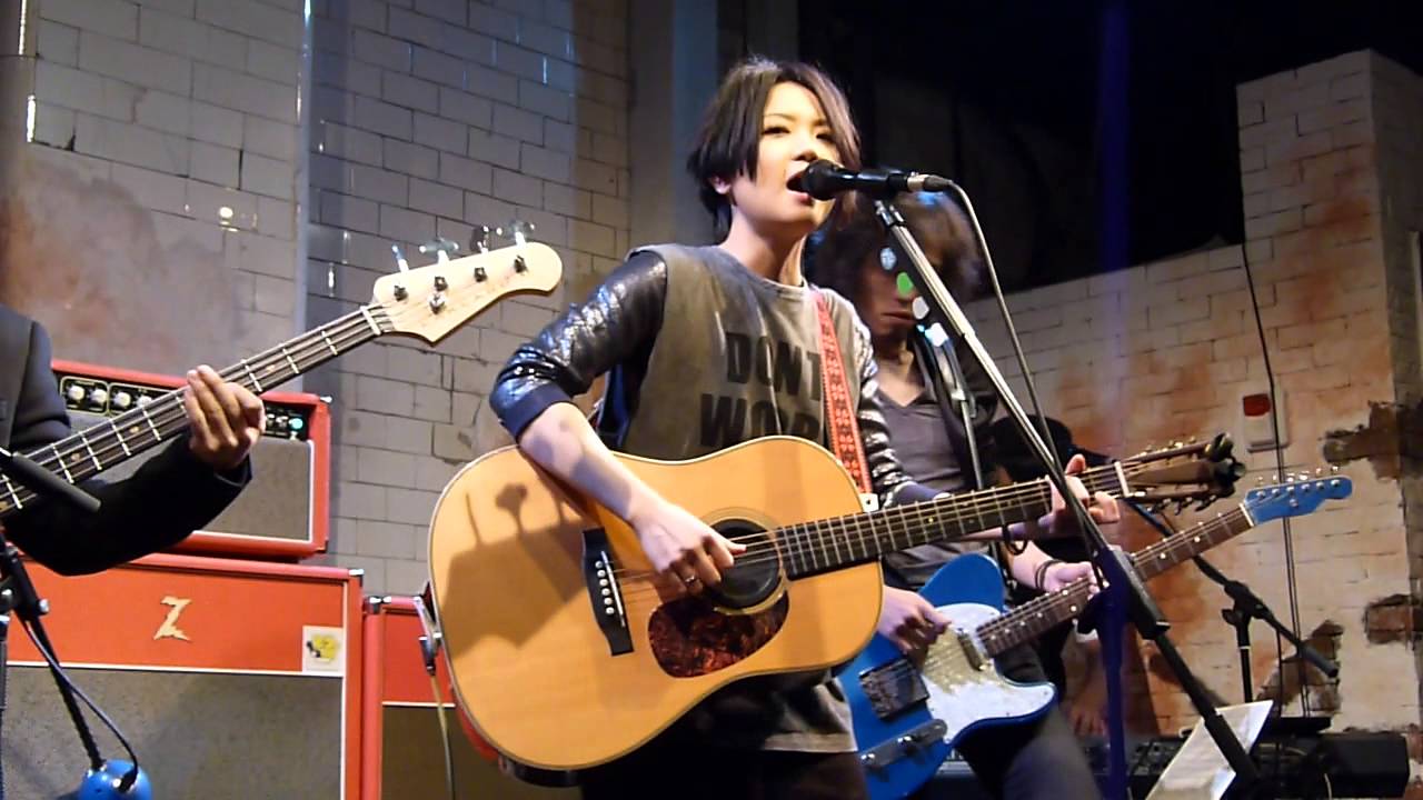 盧凱彤 Ellen Loo - 只要美麗 @ 你安安靜靜地躲起來音樂會 香港站  2012-12-16