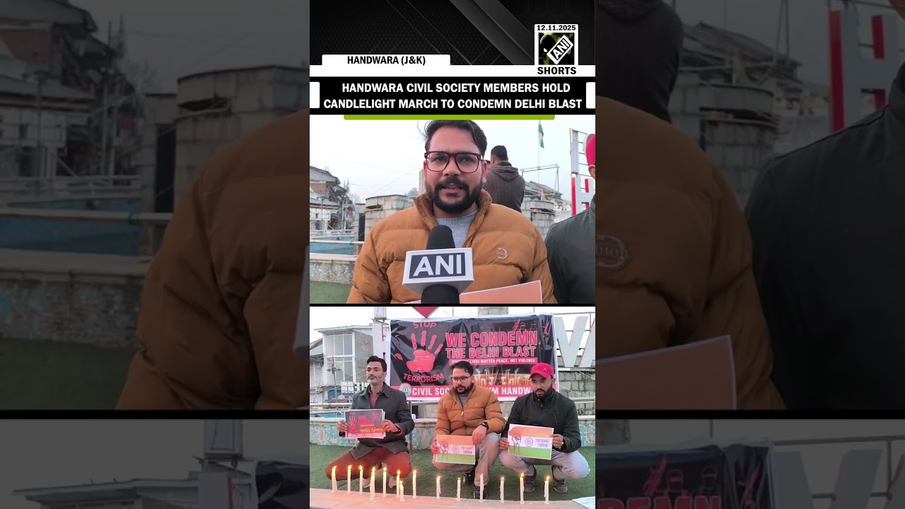 Civil society members in Handwara hold candlelight vigil to condemn Delhi Red Fort blast