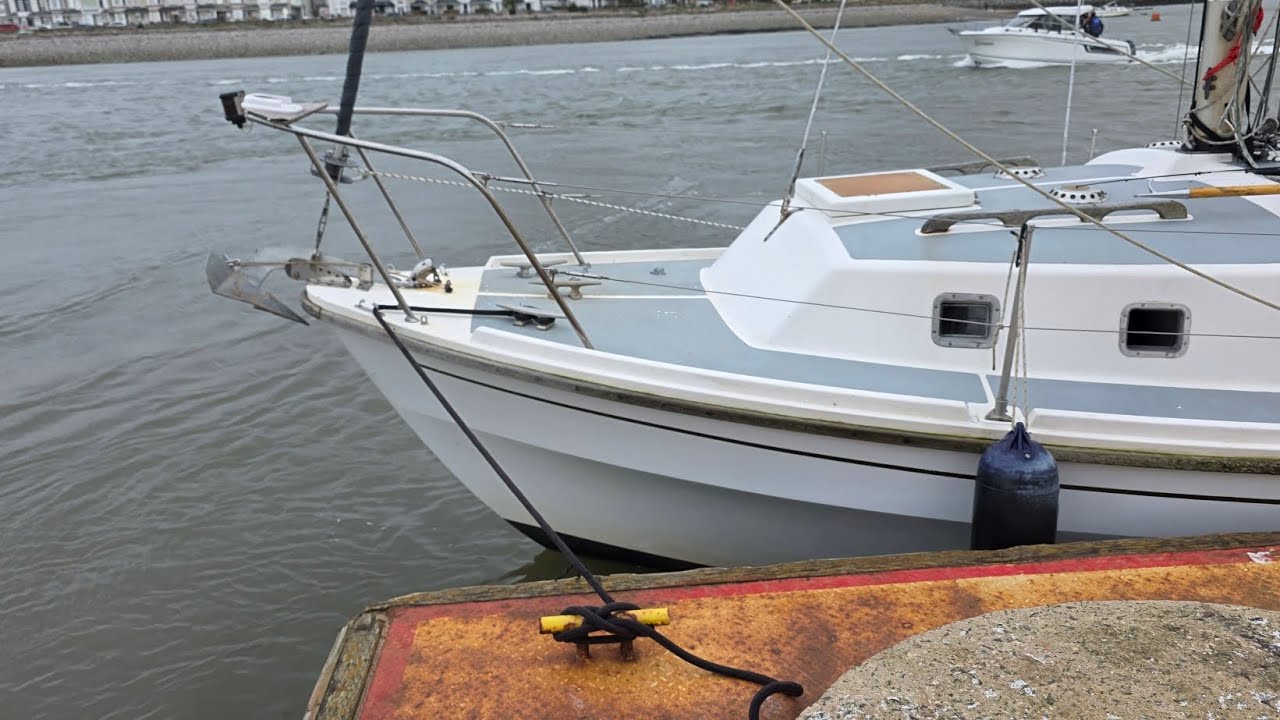 A cold December sail & Wrong wind forecast 