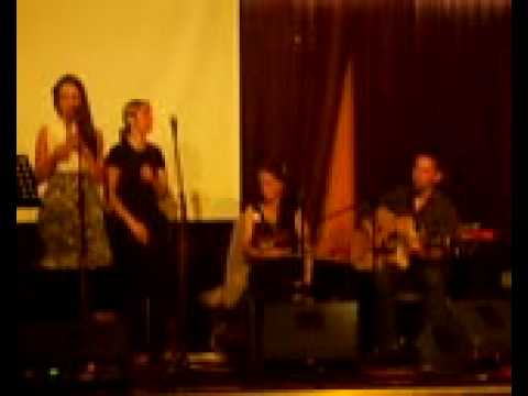 Catherine Grimley and Paddy McCusker perform 'Stre...