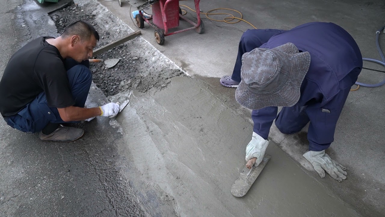 DIY 車庫のスロープをなだらかに施工 ミキサー使ってセメント作業まで 