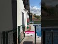 Ballena se zambulle en piscina de casa rural en Málaga.  #turismorural