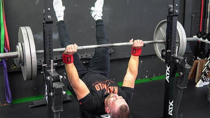 BANKDRÜCKEN WIE IM MCFIT - Close Grip Feet Up Bankdrücken