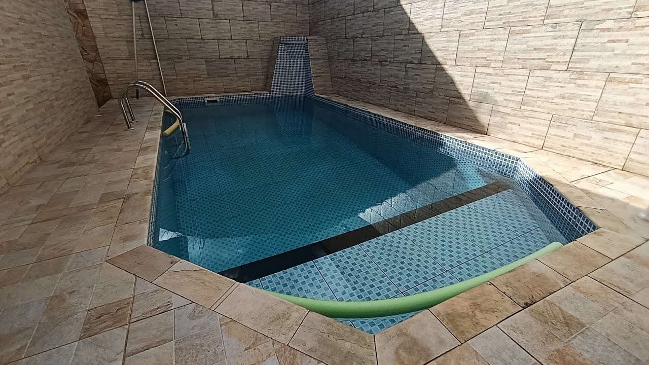 Maravilhosa casa com piscina em Praia Grande SP 🏖️ 3 dormitórios 1 suite 🚗 5 vagas 🚗