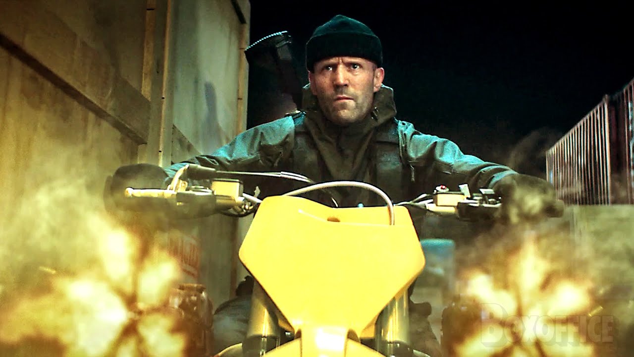 Statham takes out a whole Boat Crew on a … BIKE | Expend4bles | CLIP