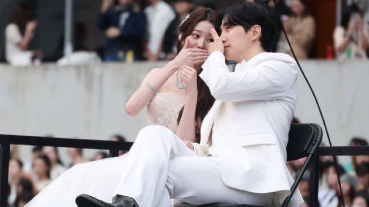 Чунхо и Вонён выглядят так, будто обмениваются чаем айдолов за кулисами!