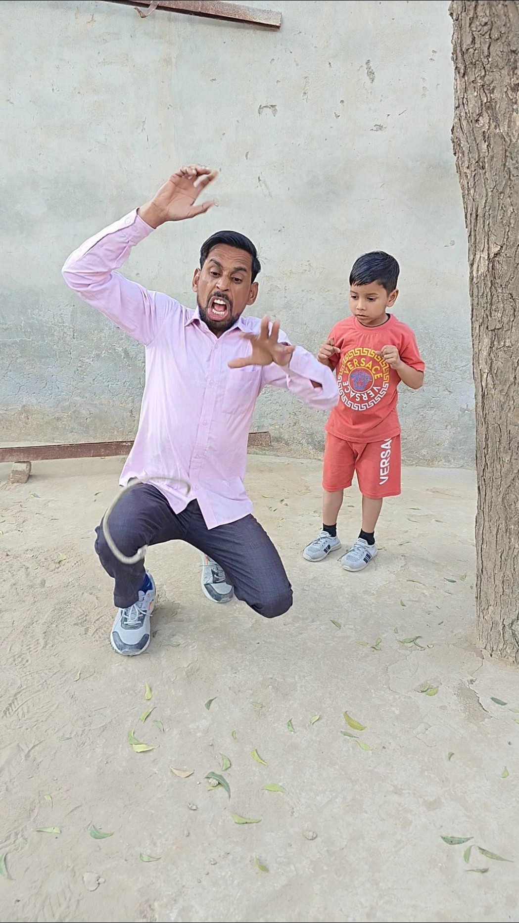 Papa ne kya pakad liya ?? #shorts