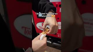 Taksimdeki Tostmatik Otomatından Tost Deniyoruz.