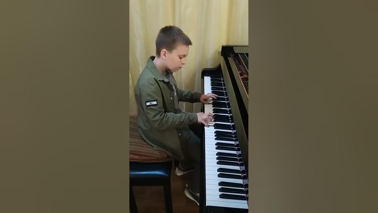 Синяков Максим . М. Шмітц. Марш гноміків. - YouTube