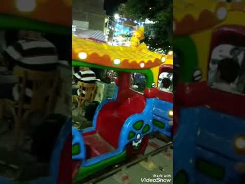 المولد زحمة كتير وعيال لابسه الطراطير