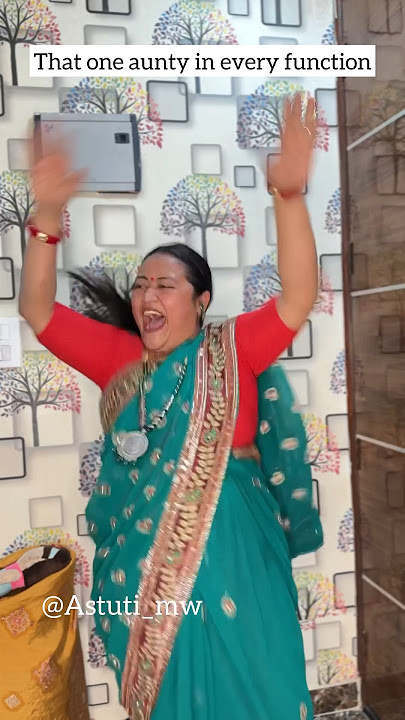 Aunty ki kamar avi thik ni hai..#comedy #dance #ytshorts
