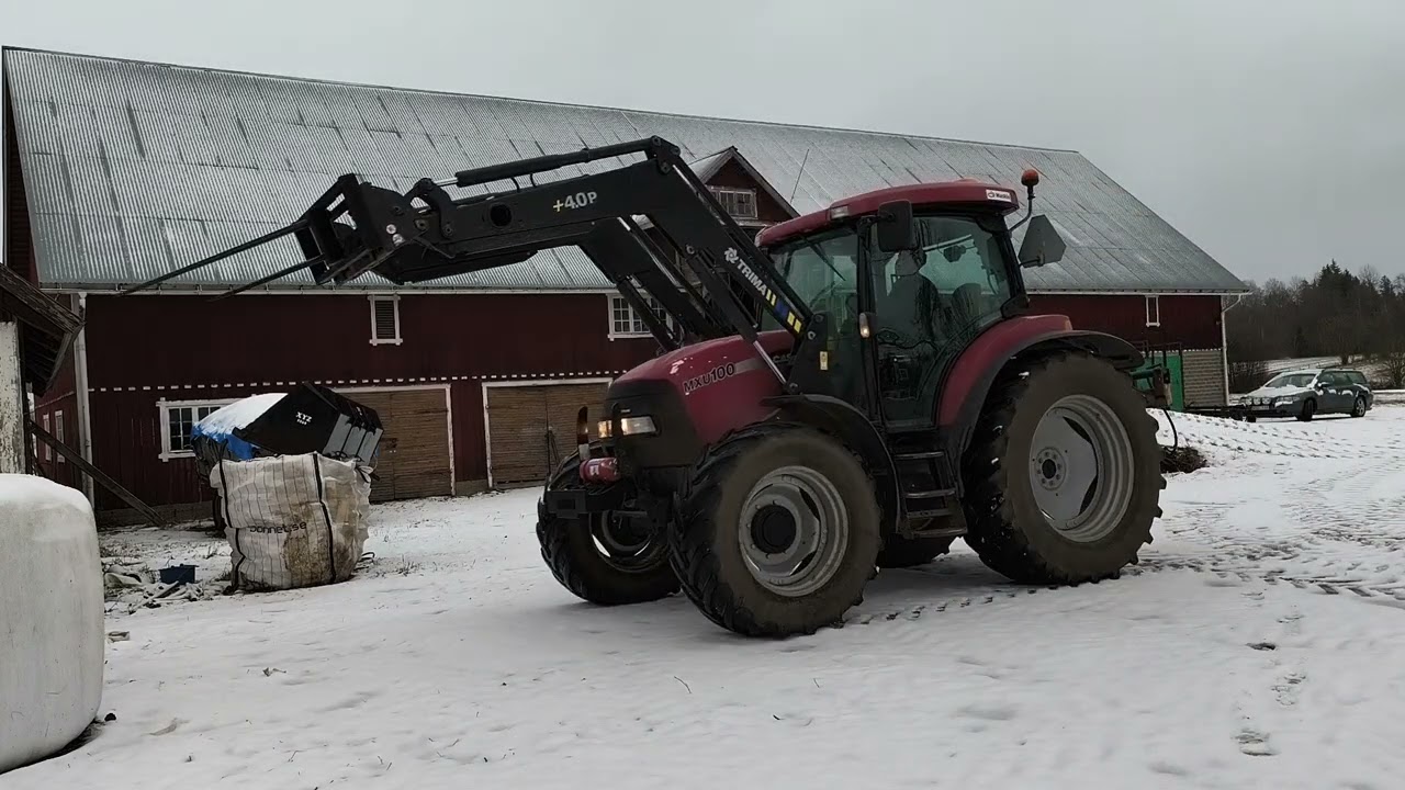 Snöoväder på ingång påkoppling  av snöblad och lite traktor uppdatering av traktor problem  