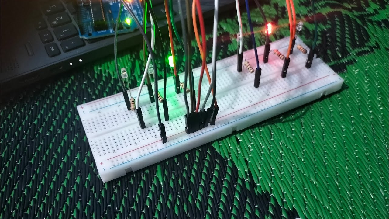 arduino Uno traffic light & ultrasonic sensor - YouTube