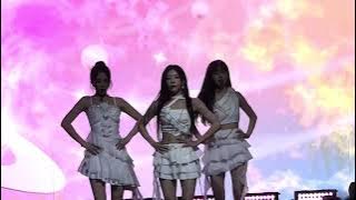 ODD EYE CIRCLE Love Me Like Live In London