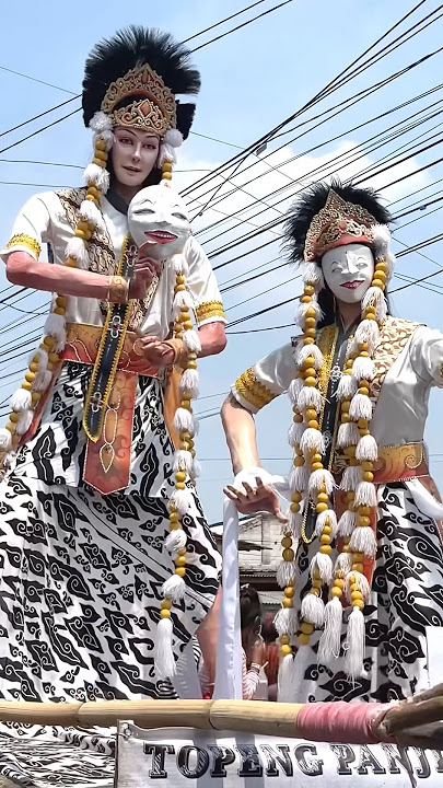 Tari Topeng di Arak-arakan Desa Bode Lor