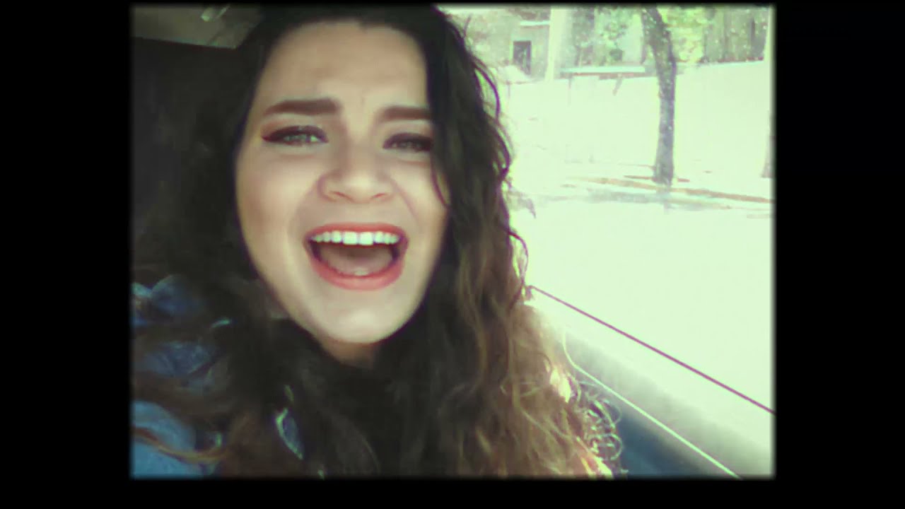 Daniela Zambrano - Cerca de La Locura | Video Clip