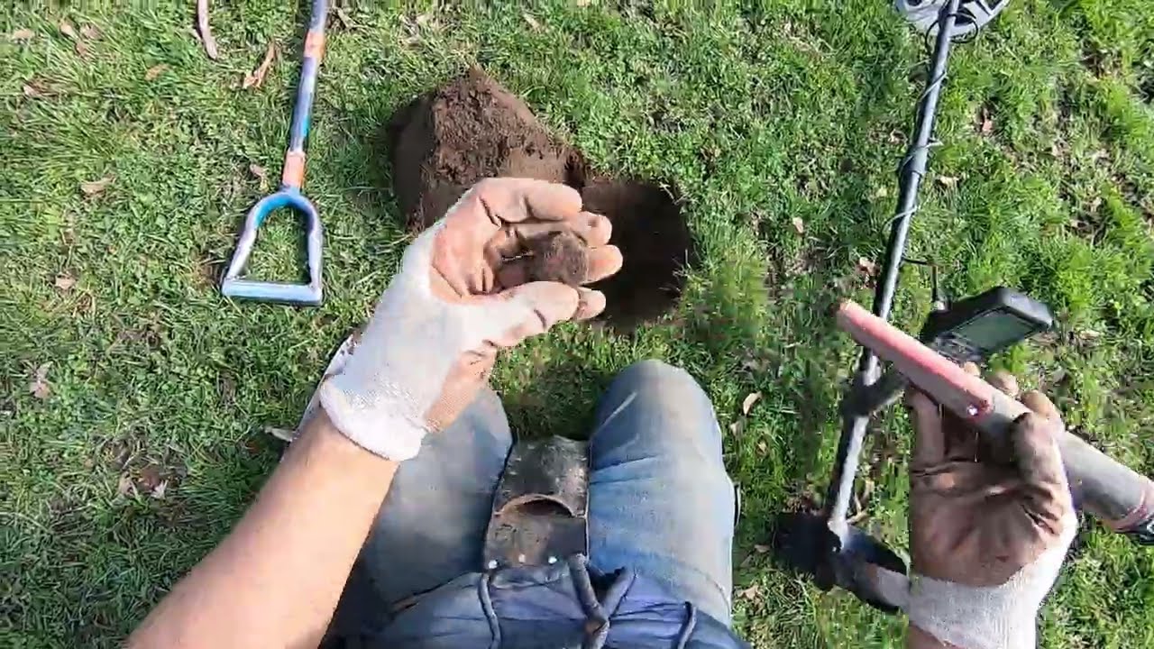 LIVE DIG ACTION!! Nokta Legend on fire with deep relic in the iron.