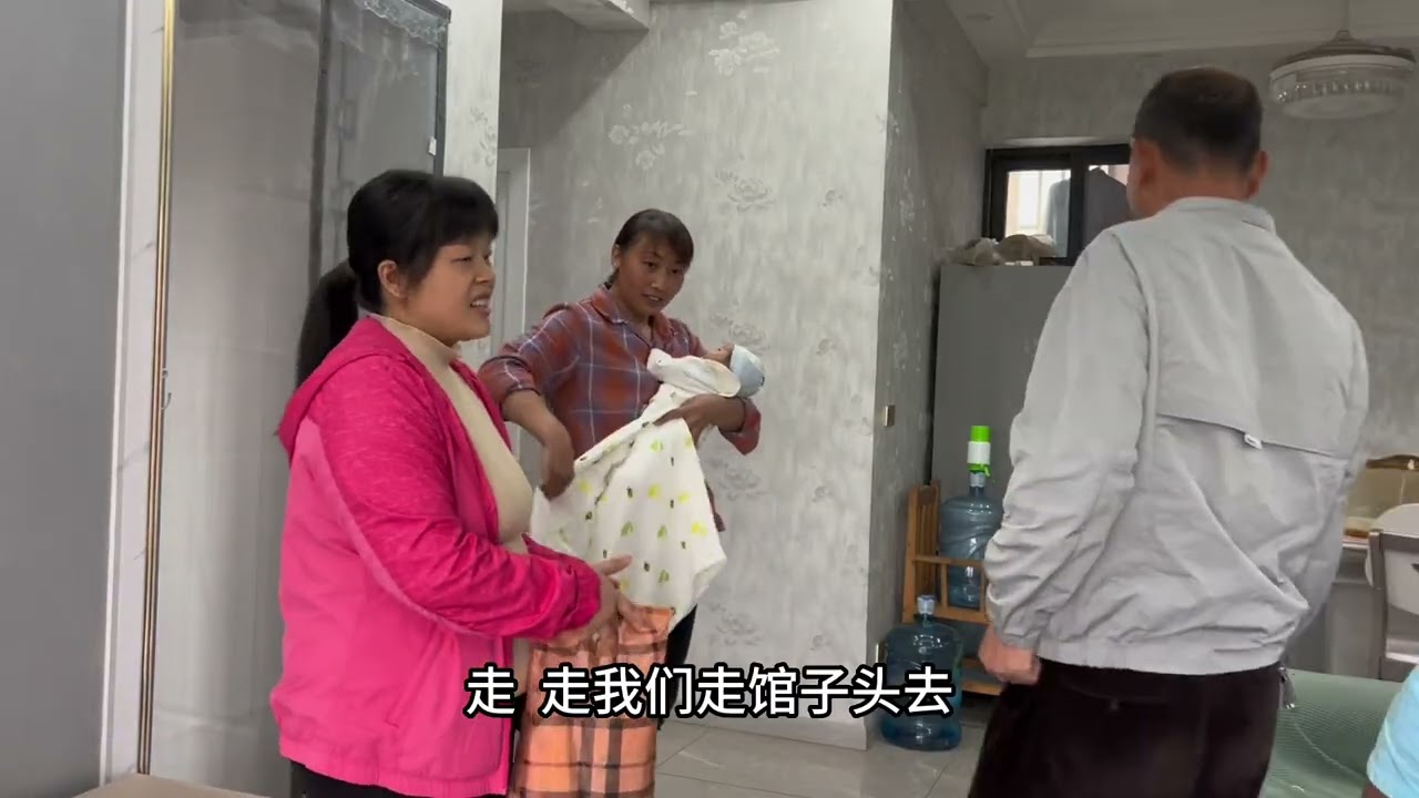 亲爱的宝贝，不知不觉你已经来到我们身边42天啦！你的到来让我们有了无尽的快乐，愿你平安长大，快乐成长。#每一个幸福瞬间都值得被记录 #记录真实生活