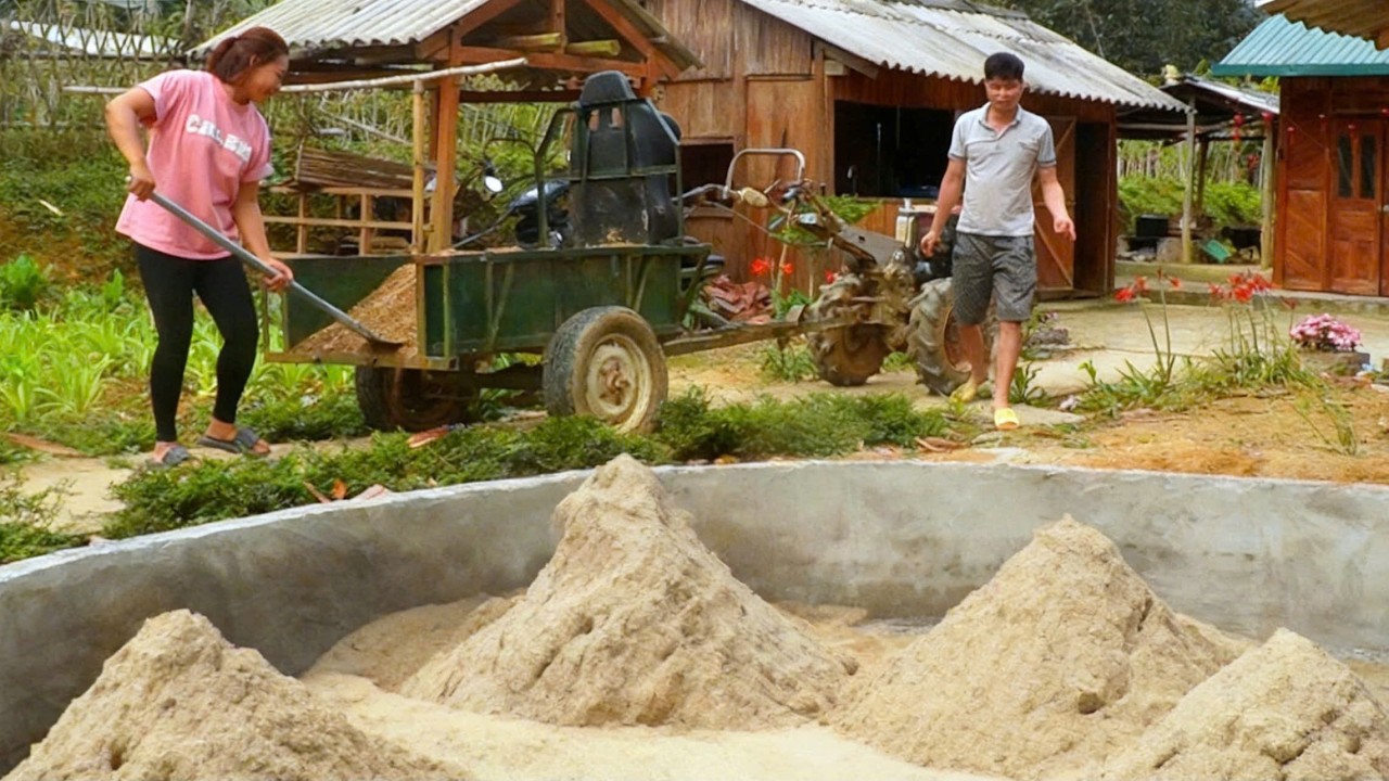 KONG helps MAI transport sand to complete the pond - Pour concrete for the bottom of the pond.