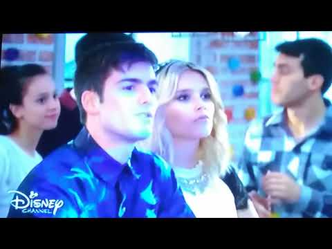 Sabrina Carpenter llega al Roller y canta Thumbs