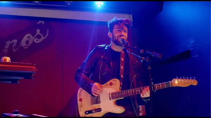 Michael Buono - Looking at You (live)