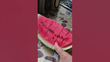 دیگه نگو اگه چاقو نباشه نمیشه هندونه قارچ کرد چه ترفند خوبی آشپزی اموزش 