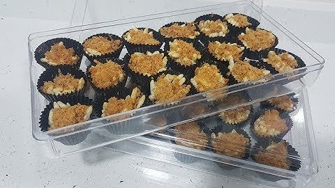 Rice Crackers Chicken or Pork Floss. SO crunchy, SO delicious !