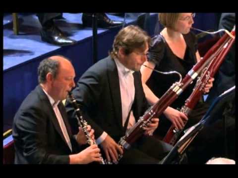 Bach-Wood 'Prelude in E' - Andrew Litton conducts