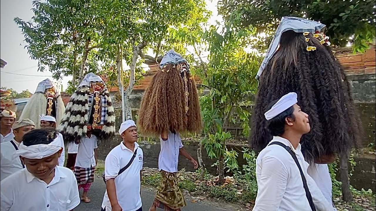Sesuhunan Pura Dalem Agung Lunga Ke Pura Sakti Tulikup Kelod