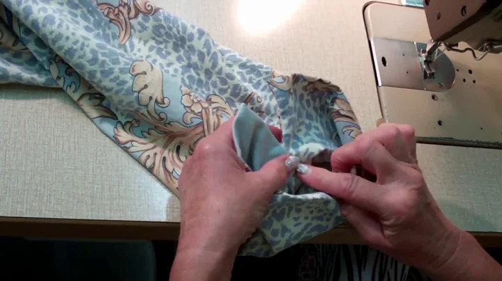 Slit Tailoring on Side Seam - Lilo Siegel