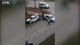 Сотрудники ГИБДД попали в жуткое ДТП в Каменске-Уральском