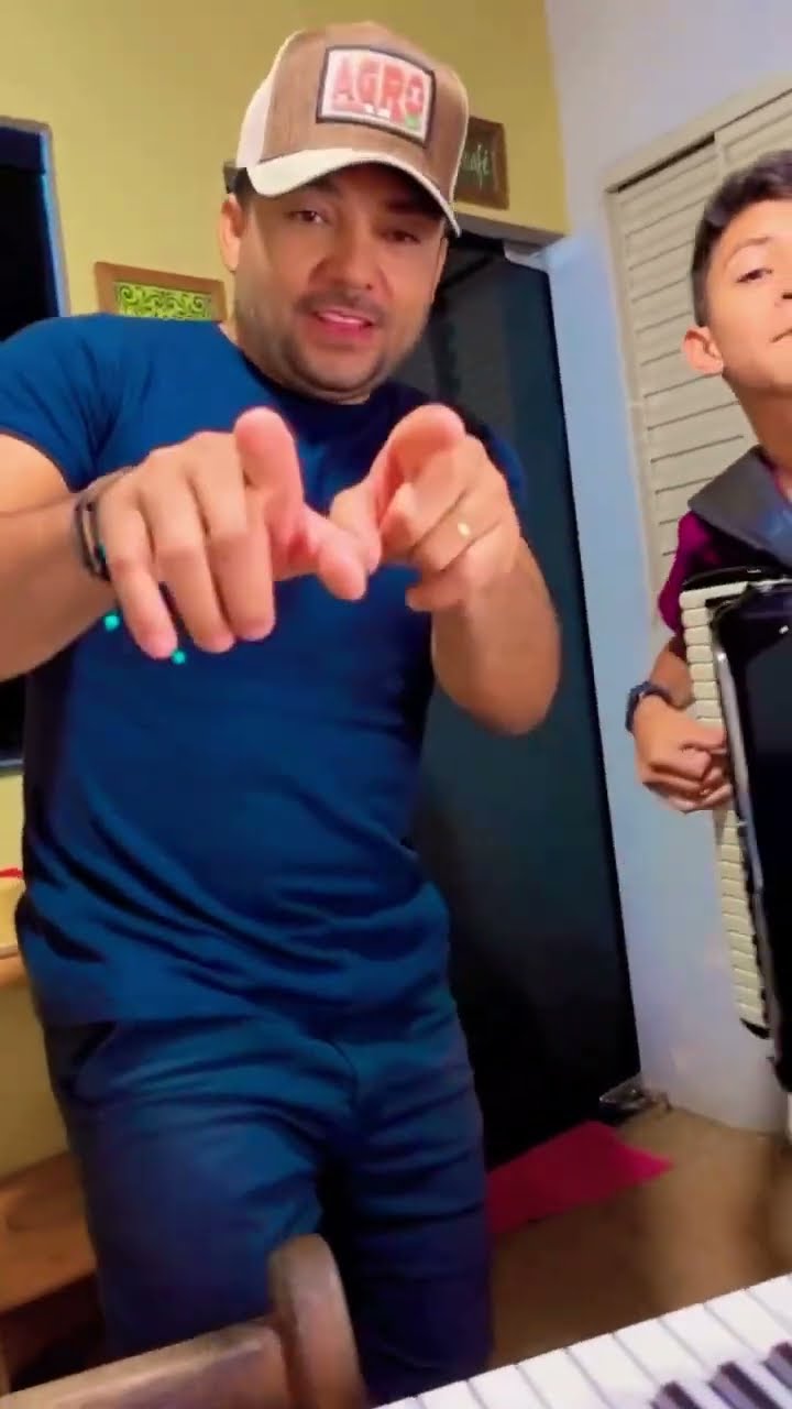 Forró do meu Goiás estourado em todo Brasil comenta aí galera #leaozinho #sertanejo #boanoiteee