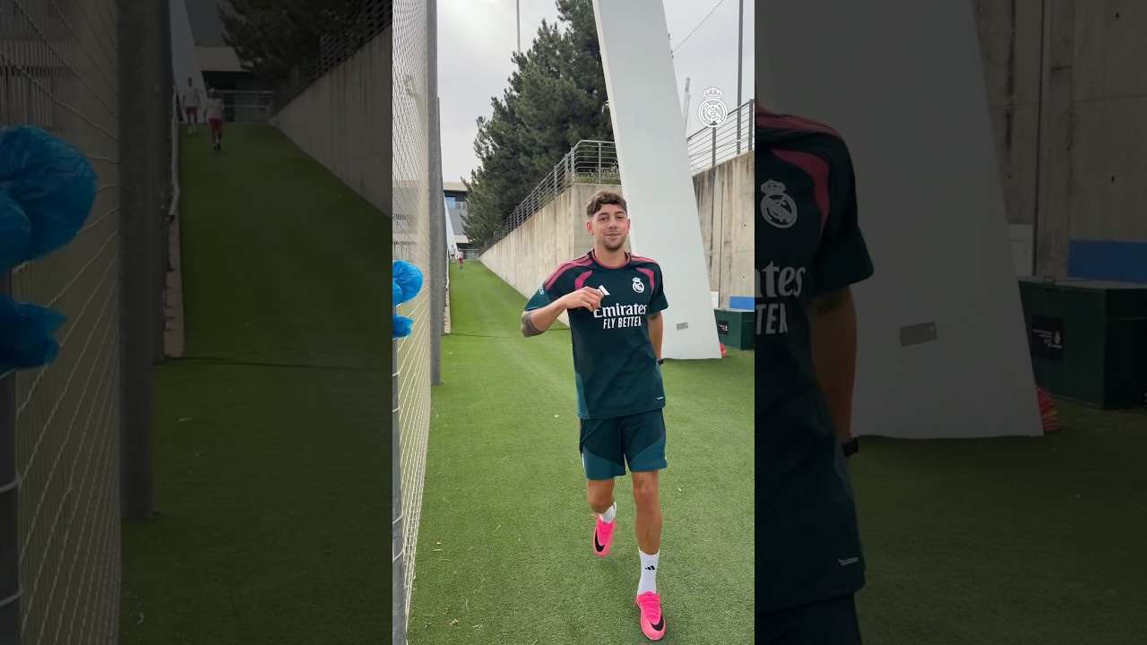🥳 Welcome back, birthday boy! #RealMadrid #FedeValverde #Training