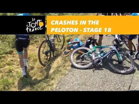 Crashes in the peloton, Quintana on the ground! - Stage 18 - Tour de France 2018