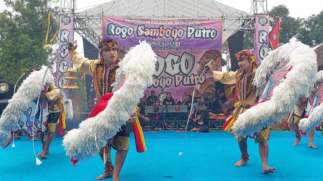 Tari Kuda Kepang Kembar 6 ROGO SAMBOYO PUTRO Live Parang Banyakan