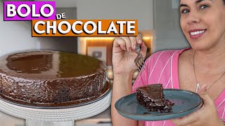 BOLO DE CHOCOLATE COM A MASSA MOLHADINHA, MAIS RÁPIDO E FÁCIL , MEXEU TÁ PRONTO!