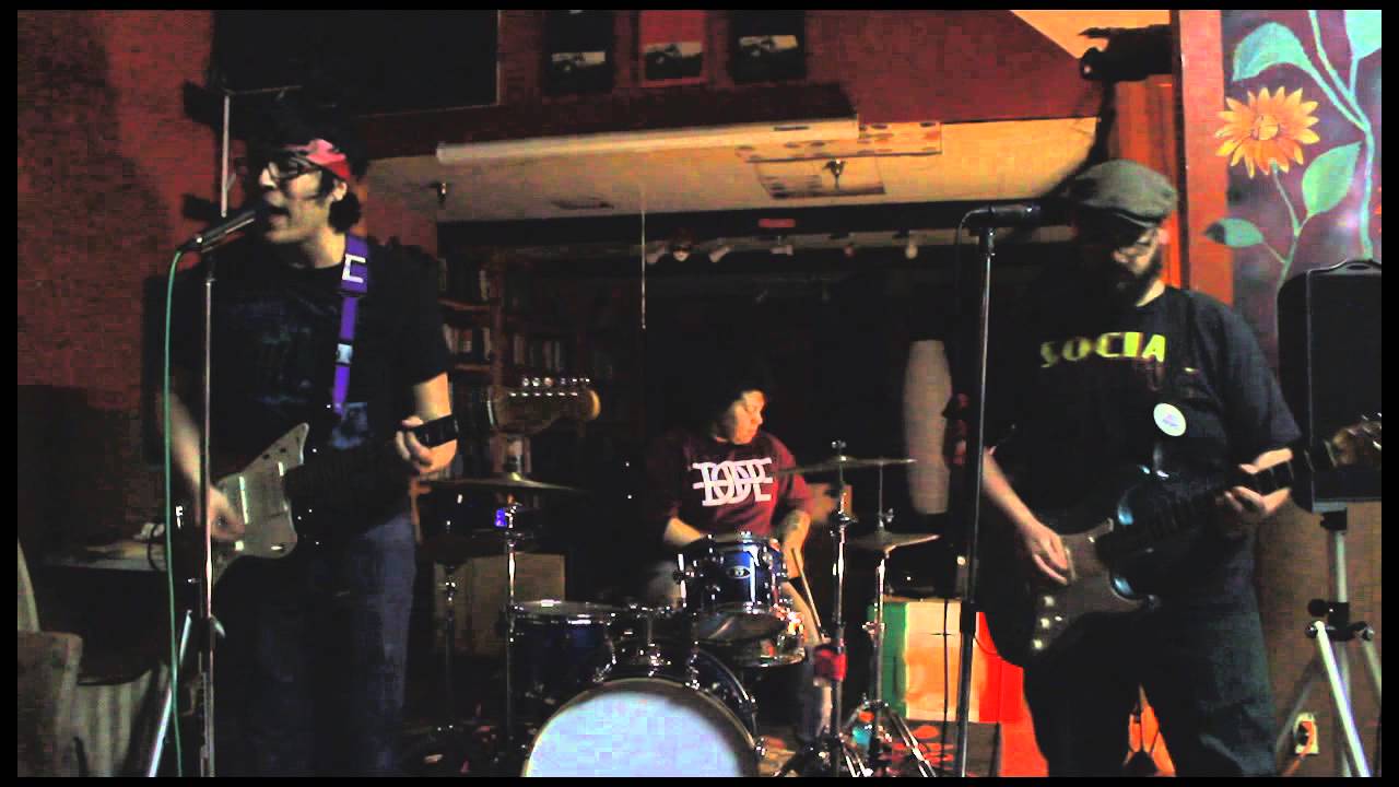 Santa Mira - Pretty Damn Pretty (2/18/13)