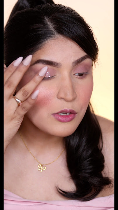 This Glitter Eyeshadow Is So Stunning! | #shreyajain #koreanmakeup #glitter