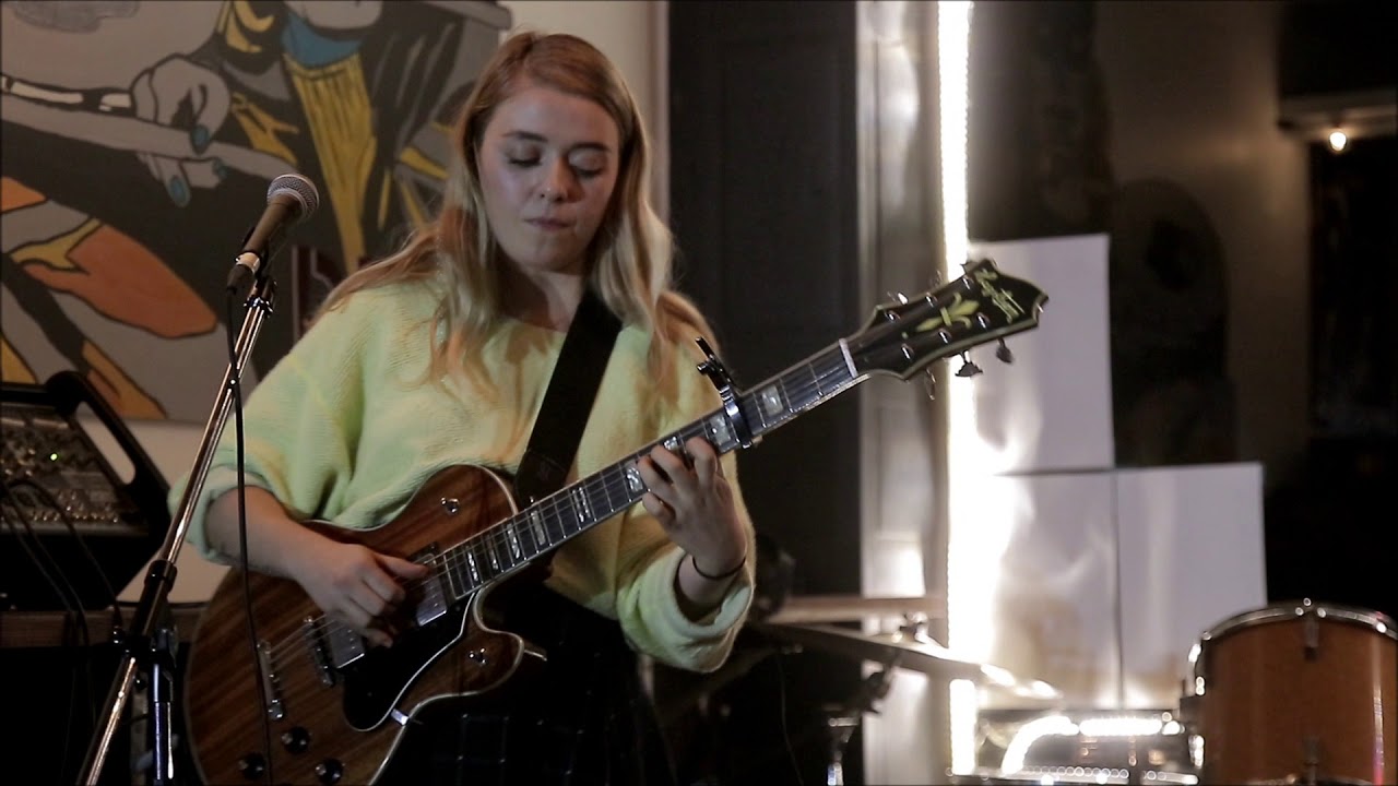 YouTubeでKirsten Ludwig at Vinyl Envy: Borderlineを視聴 YouTubeでKirsten Ludwig at Vinyl Envy: Borderlineを視聴