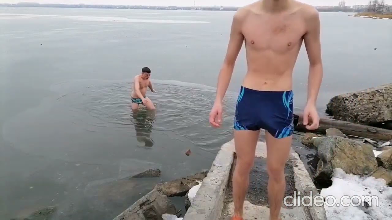 Отмечаем день моржа купанием