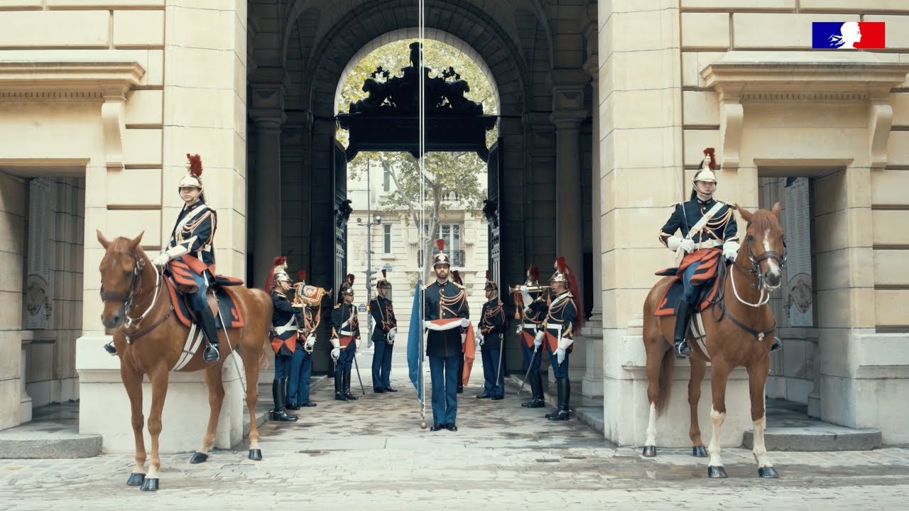 14 juillet 2021 - Levée des couleurs à la caserne de la Garde républicaine à Paris